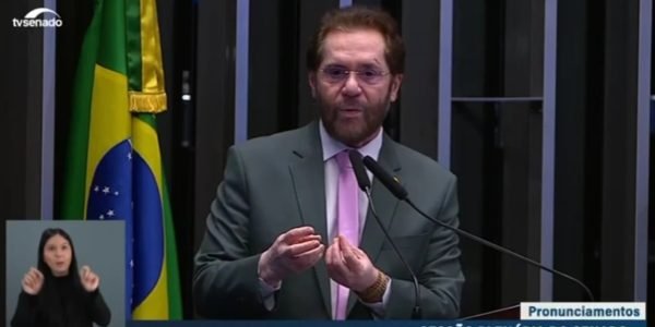“Mandatos de 30 anos no STF tornam ministros semideuses”, diz Plínio Valério ao pedir limite de mandato para ministros